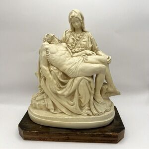 Pieta Mary and Jesus Sculpture Statue Michelangelo Replica Tomb Cave Wood Base